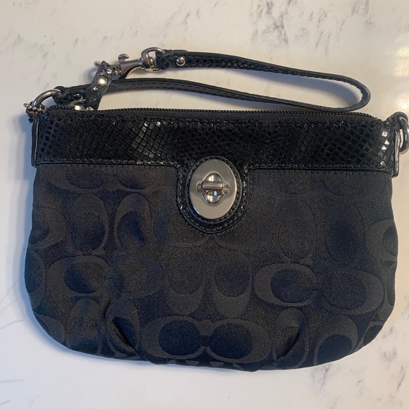 Coach Handbags - COACH Wristlet